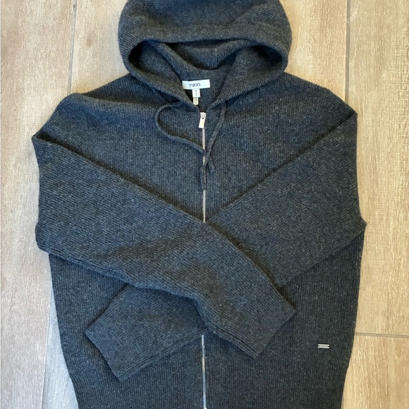 Vuori Émilie Full Zip Cashmere Rib Hoodie - Picture 2 of 5